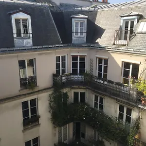 Apartment 6, Paris